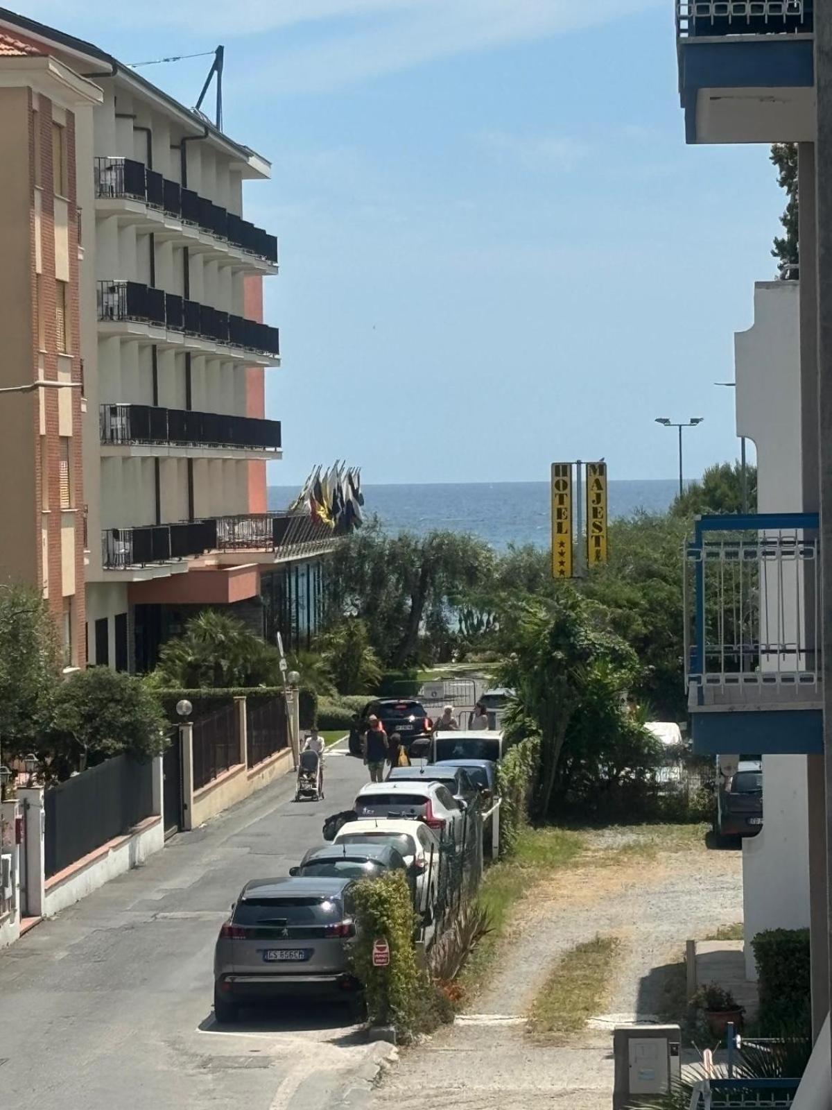 Appartamento A 100 Mt Dalla Spiaggia Diano Marina Esterno foto